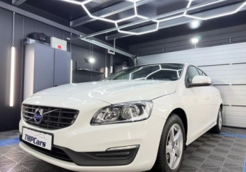 Volvo V60 I Kombi Facelifting 1.5 T3 DRIVE-E 152KM 2017 Volvo V60 Polski salon _ Pierwszy wlasciciel _ 1.5 Benzyna 152KM, zdjęcie 2