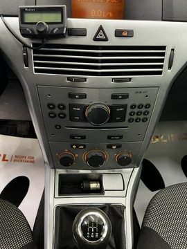 Opel Astra H Sedan 1.7 CDTI ECOTEC 100KM 2010 Opel Astra Raty Zamiana Gwarancja 2010 bez rdzy, zdjęcie 14