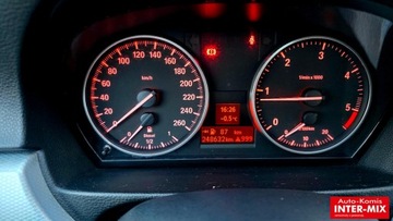 BMW Seria 3 E90-91-92-93 Limuzyna E90 318d 143KM 2010 BMW Seria 3 318 M-pakiet 2.0 Diesel 143KM, zdjęcie 23