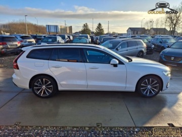 Volvo V60 II  2022 Volvo V60 2,0 B3 mild hybrid 163KM panorama navi elektryka led hak alu opl, zdjęcie 4