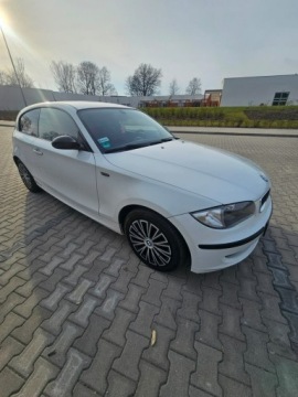 BMW Seria 1 E81/E87 Hatchback 5d E87 1.6 116i 122KM 2008 BMW 116 Benzyna - 2008 r - 212 tkm, zdjęcie 1