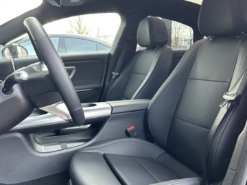 Mercedes CLA C118/X118 2025 MERCEDES-BENZ CLA 180 Progressive Sedan 1.5 (136KM) 2025, zdjęcie 4