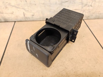 Uchwyt mocow na kubek prawy Isuzu D Max II 2 12-17
