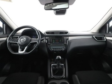 Nissan Qashqai II Crossover Facelifting 1.3DIG-T 140KM 2019 Nissan Qashqai klima auto navi kamera i czujniki, zdjęcie 14