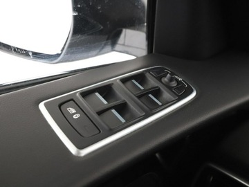 Jaguar F-Pace SUV 2.0 i4D 180KM 2016 Jaguar F-PACE 20d R-Sport Automat Navi Tempomat, zdjęcie 37