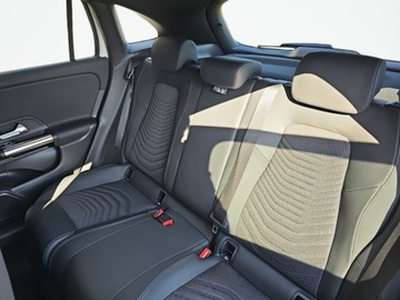 Mercedes GLA II Off-roader 1.3 180 136KM 2023 Mercedes-Benz GLA Mercedes-Benz GLA 180 1.3 Benzyna 136KM, zdjęcie 11