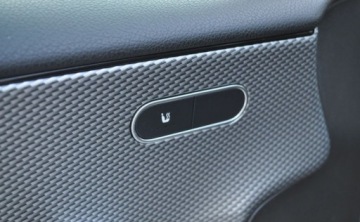 Mercedes Klasa A W177/V177 Hatchback 1.3 200 163KM 2018 Mercedes-Benz Klasa A A200 Automat Benzyna Kamera Nawigacja 1.3 Benzyna, zdjęcie 19