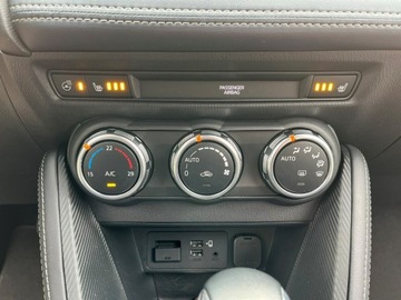 Mazda 2 III Hatchback Facelifting 1.5 SKYACTIV-G 90KM 2021 Mazda 2 1.5 benzyna Automat LEDy Kamery 360, zdjęcie 25
