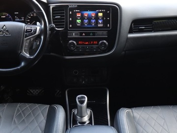 Mitsubishi Outlander III 2019 Mitsubishi Outlander 2.4 PHEV, Serwis ASO, 4X4, zdjęcie 11