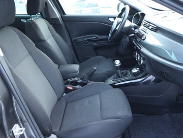 Alfa Romeo Giulietta Nuova II Hatchback 5d 1.4 TB 16v 120KM 2010 Alfa Romeo Giulietta 1.4 T, Klima, Klimatronic, zdjęcie 8