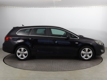 Opel Astra J Sports Tourer 1.7 CDTI ECOTEC 110KM 2011 Opel Astra 1.7 CDTI, Salon Polska, Navi, Klima, zdjęcie 5