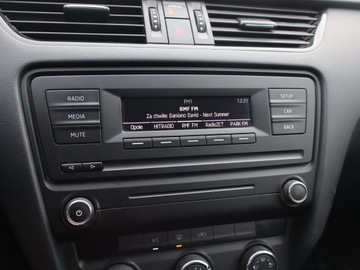 Skoda Octavia II Hatchback Facelifting 1.6 TDI CR DPF 105KM 2013 Skoda Octavia 1.6 TDI, Klima, Parktronic, zdjęcie 12