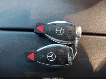 Mercedes Klasa C W205 2016 Mercedes-Benz Klasa C 2016 MERCEDES-BENZ C 300 4MATIC 2.0 Benzyna 241KM, zdjęcie 10