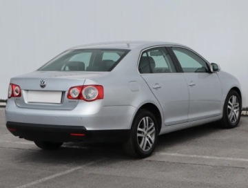 Volkswagen Jetta V 2.0 FSI 150KM 2007 VW Jetta 2.0 FSI, Klima, Klimatronic, Parktronic, zdjęcie 4