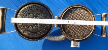 Вафельница Grossag Type 1140 с фризским гербом MUZEUM