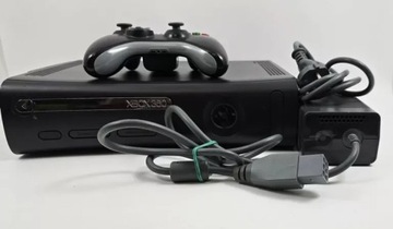 KONSOLA XBOX 360 Z PADEM I ZASILACZEM