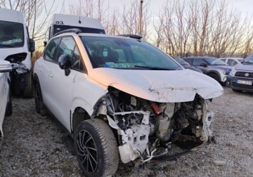 Citroen C3 Aircross  I Crossover 1.6 BlueHDI 100KM 2018 Citroen C3 Aircross 2018r, 1.6 HDI. Uszkodzony przod. VAT 23 cena brutto., zdjęcie 2