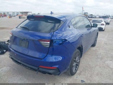 Maserati Levante 2021 Maserati Levante S Gransport 2021 3.0 Benzyna 424KM, zdjęcie 4