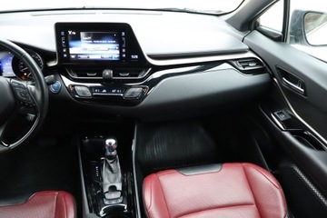 Toyota C-HR I Crossover 1.8 Hybrid 122KM 2018 Toyota C-HR 1.8 Hybrid, Salon Polska, Serwis ASO, zdjęcie 7
