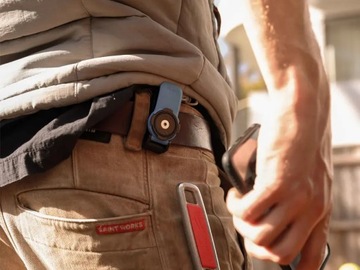 Основание с четырьмя замками и зажимом для ремня/рюкзака (V3)