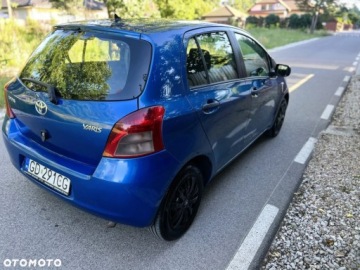 Toyota Yaris II Hatchback 5d 1.0 VVT-i 69KM 2007 Toyota Yaris Toyota Yaris Benzyna 69KM, zdjęcie 3
