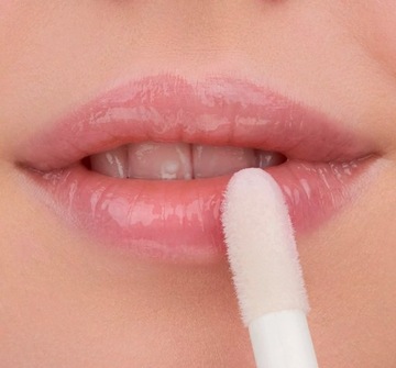 ESSENCE LIP OIL ПИТАТЕЛЬНОЕ МАСЛО ДЛЯ ГУБ 01