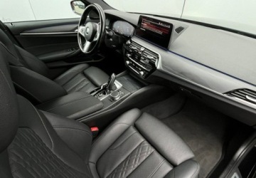 BMW Seria 5 G30-G31 Touring Facelifting 2.0 520d 190KM 2022 BMW Seria 5 Skora Automat Hak Virtual Grzane fotele Led Navi Kamera, zdjęcie 16