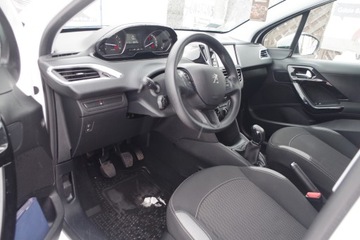 Peugeot 208 I Hatchback 5d Facelifting 1.5 BlueHDi 102KM 2019 Peugeot 208 1.5 HDI Lift Klima Led Tempomat Tablet, zdjęcie 4