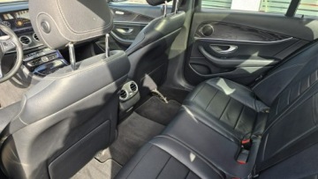 Mercedes Klasa E W213 Limuzyna 2.0 220d 194KM 2016 Mercedes E 220, zdjęcie 11