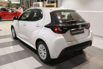 Toyota 2022 Toyota Yaris 1.0 Active Benzyna 72KM, zdjęcie 3