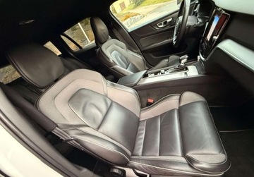 Volvo V60 II  Kombi 2.0 D4 190KM 2019 Volvo V60 R DESIGN 2.0D4 AWD 190ps AutoMat8Biegow HiBeamLED SerwisASO VAT23, zdjęcie 21