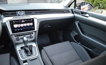Volkswagen Passat B8 Variant 2.0 TDI BlueMotion SCR 150KM 2019 Volkswagen Passat 2,0 TDI 150 KM DSG FULL LED Nawigacja 2.0 Diesel 150KM, zdjęcie 19