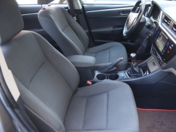 Toyota Corolla XI Sedan Facelifting 1,6 Valvematic 132KM 2017 Toyota Corolla 1.6 Valvematic, Salon Polska, zdjęcie 8