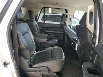 Ford Expedition III 2022 Ford Expedition 2022, 3.5L, 4x4, MAX XLT, po gradobiciu 3.5 Benzyna 310KM, zdjęcie 9