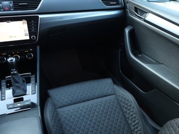 Skoda Superb III Liftback 2.0 TSI 220KM 2018 Skoda Superb 2.0 TSI, Salon Polska, Serwis ASO, zdjęcie 7