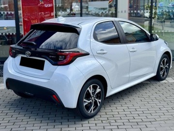 Toyota Yaris IV Hatchback Facelifting 1.5 Hybrid Dynamic Force 116KM 2025 Style 1.5 hybrid 116KM | Podgrzewane fotele!, zdjęcie 3