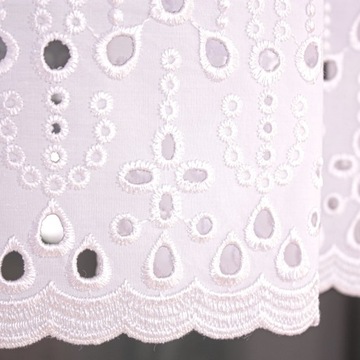 Задростка белая кухонная штора с вышивкой хлопок, высота 70 см