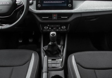 Skoda Scala Hatchback Facelifting 1.0 TSI 95KM 2024 Skoda Scala 1.0 TSI 95KM Selection Reflektory Full LED Smartlink Benzyna, zdjęcie 16