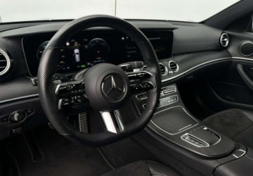 Mercedes Klasa E W213 Kombi Facelifting 2.0 E220d 194KM 2022 Mercedes-Benz Klasa E Pakiet AMG Head-Up Hak Alcantara FV 23 2.0, zdjęcie 12