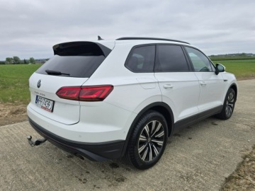Volkswagen Touareg III SUV 3.0 V6 SCR TDI 231KM 2021 Volkswagen Touareg 3.0 V6 TDI 4Motion DSG Panorama, Hak, Salon Polska, zdjęcie 4