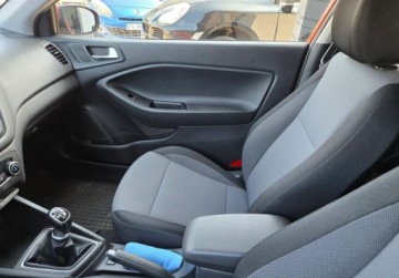 Hyundai i20 II Coupe 1.2 MPI 84KM 2017 Hyundai i20 Auto w bardzo dobrym stanie technicznym I wizualnym. 1.2 84KM, zdjęcie 1