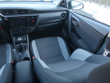 Toyota Auris II Hatchback 5d Facelifting 1.33 Dual VVT-i 99KM 2017 Toyota Auris 1.3 Dual VVT-i, Salon Polska, zdjęcie 7