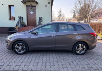 Hyundai i30 II Wagon Facelifting 1.4 MPI 100KM 2015 Hyundai i30 1,4 100KM LIFT Key-less Kamera Navi Bezwypadkowy SERWIS Super, zdjęcie 1