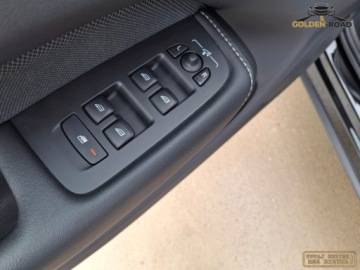 Volvo XC60 II 2021 Volvo XC 60 2,0 benz 197KM R-DESIGN klima elektryka skora oplacony 2.0, zdjęcie 18