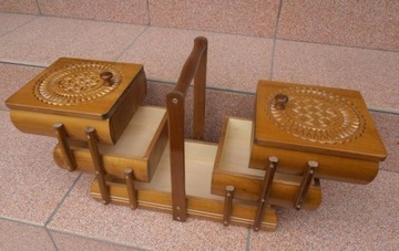 РЕЗЬБОВАЯ МАШИНА XL, деревянная, инкрустация резьбой - коробка