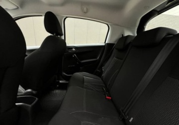 Peugeot 208 I Hatchback 3d 1.2 VTI 82KM 2013 Peugeot 208 Czujniki Parkowania Climatronic Alu Warszawa 1.2 Benzyna 82KM, zdjęcie 15
