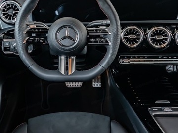 Mercedes CLA C118/X118 Coupe Facelifting 1.3 200 163KM 2024 MERCEDES-BENZ CLA 200 AMG Line Sedan 1.3 (163KM) 2024, zdjęcie 8