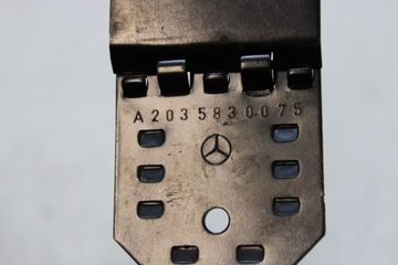 MERCEDES W203 W211 W204 C209 W212 Противооткатные упоры A2035830075