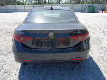 Alfa Romeo Giulia II Sedan Facelifting 2.0 Turbo 280KM 2023 Alfa Romeo Giulia 2023 ALFA ROMEO Giulia TI Awd 2.0 Benzyna 280KM, zdjęcie 4
