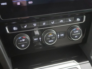 Volkswagen Passat B8 Limousine 1.8 TSI BlueMotion Technology 180KM 2017 VW Passat 1.8 TSI, Salon Polska, Automat, Skóra, zdjęcie 11